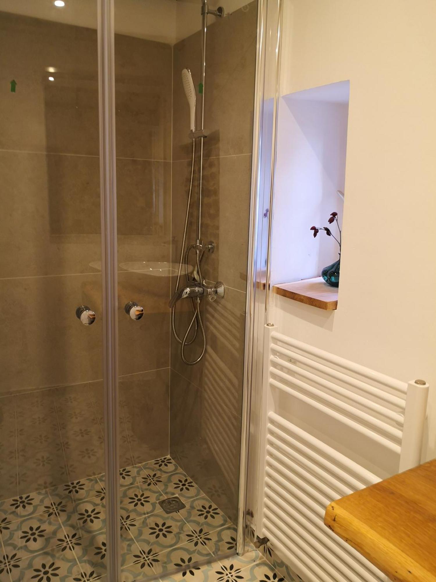 Fuenf Giebel Eck In Der Freiheit Am Ruhrtalradweg Hotel Wetter  Quarto foto